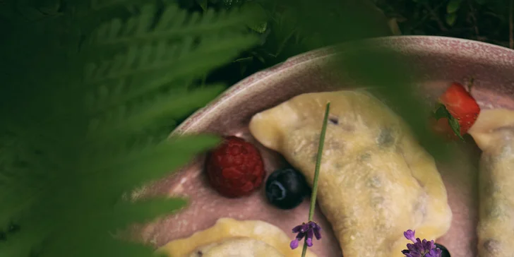 Boutique wellness resort u Opole: zátoka Bajka s písčitou pláží, strava i zábava pro děti