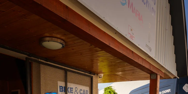 Zemplín: netradiční pobyt v kapslovém domě se snídaní či polopenzí i wellness