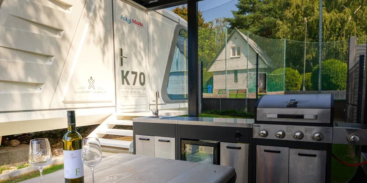 Zemplín: netradiční pobyt v kapslovém domě se snídaní či polopenzí i wellness