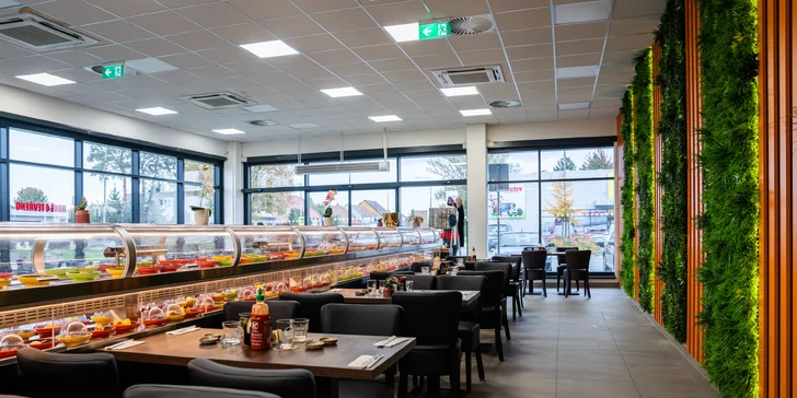 Running sushi: snězte, co stihnete během 90 minut v moderní asijské restauraci