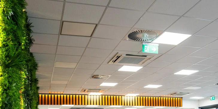 Running sushi: snězte, co stihnete během 90 minut v moderní asijské restauraci