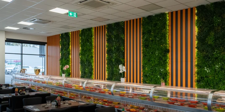 Running sushi: snězte, co stihnete během 90 minut v moderní asijské restauraci