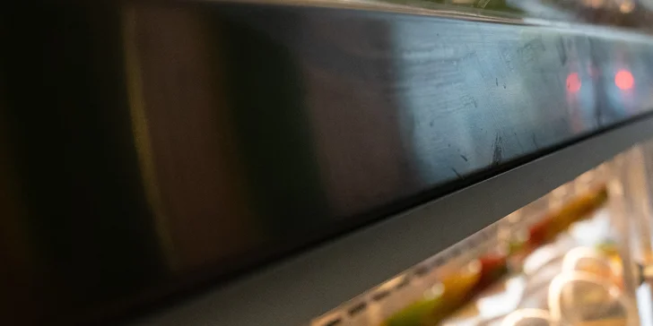 Running sushi: snězte, co stihnete během 90 minut v moderní asijské restauraci