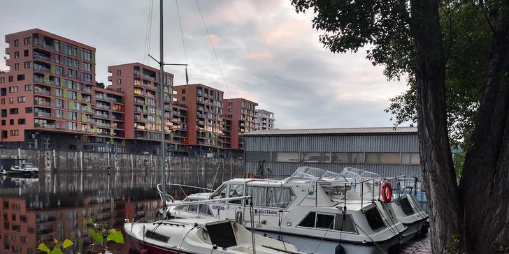 Okružní poznávací plavba po Vltavě: z Holešovic, až pro 5 osob