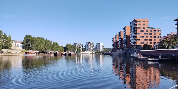 Okružní poznávací plavba po Vltavě: z Holešovic, až pro 5 osob