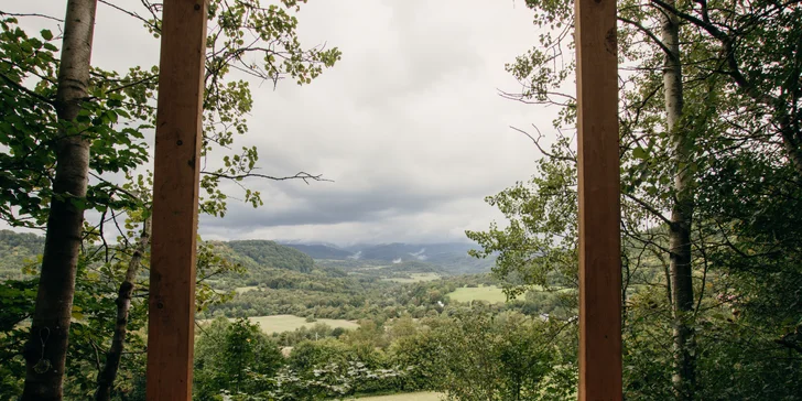 Vybavený treehouse na úpatí Krušných hor: terasa s výhledem i gril