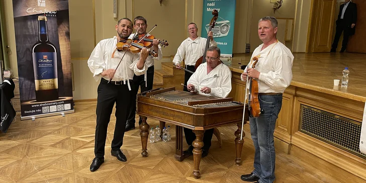 Vstupenka na Moravský vinařský podzim 2025: prestižní degustace vín, jedinečné delikatesy i cimbálová muzika