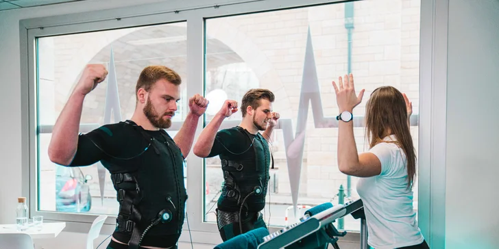 Úvodní EMS trénink pro 1 nebo 2 osoby: pobočky Karlín nebo Pankrác