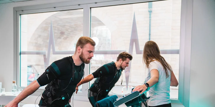 Úvodní EMS trénink pro 1 nebo 2 osoby: pobočky Karlín nebo Pankrác