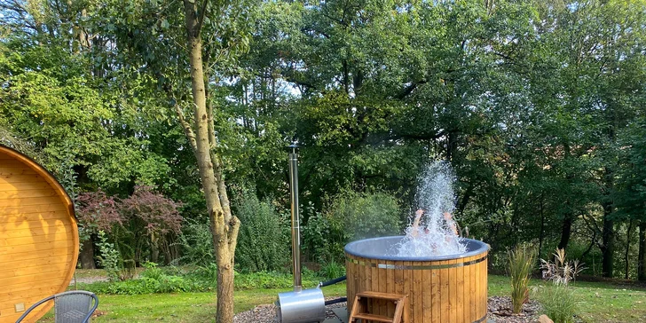 Tiny house v Podkrkonoší: útulný domek možnost relaxace v sauně a koupacím sudu