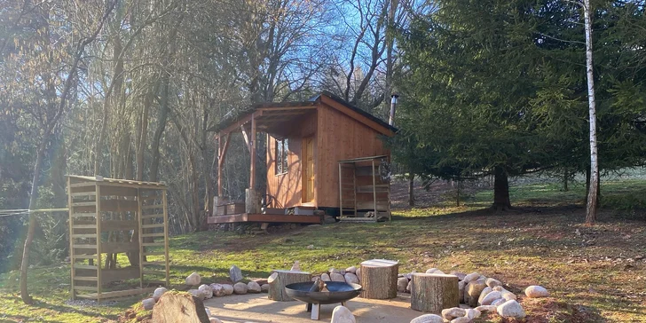 Tiny house v Podkrkonoší: útulný domek možnost relaxace v sauně a koupacím sudu