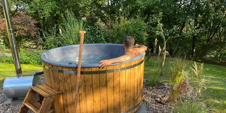 Tiny house v Podkrkonoší: útulný domek možnost relaxace v sauně a koupacím sudu