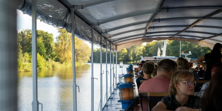 Hodinová plavba po Labi na výletní lodi Král Jiří: z Poděbrad k Nymburku nebo na soutok Labe s Cidlinou