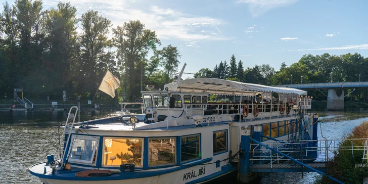 Hodinová plavba po Labi na výletní lodi Král Jiří: z Poděbrad k Nymburku nebo na soutok Labe s Cidlinou
