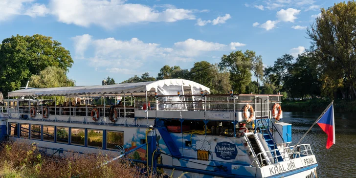 Hodinová plavba po Labi na výletní lodi Král Jiří: z Poděbrad k Nymburku nebo na soutok Labe s Cidlinou