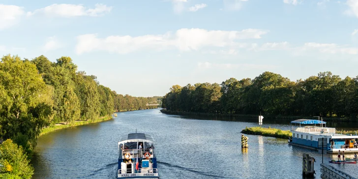 Hodinová plavba po Labi na výletní lodi Král Jiří: z Poděbrad k Nymburku nebo na soutok Labe s Cidlinou