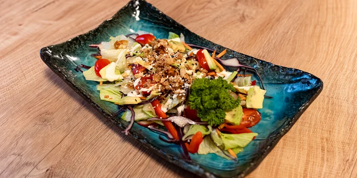 Ochutnejte Asii: degustační menu pro 2 osoby v restauraci Nemi –⁠⁠⁠⁠⁠⁠ poke, gyoza knedlíčky i pho