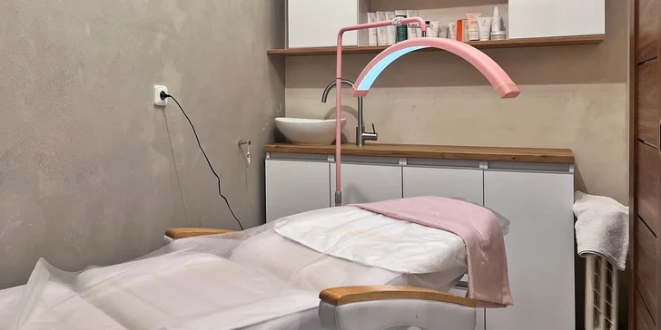 Kosmetické ošetření s výtažky z oliv a bylinek či revitalizační ošetření s kmenovými buňkami, 90 minut