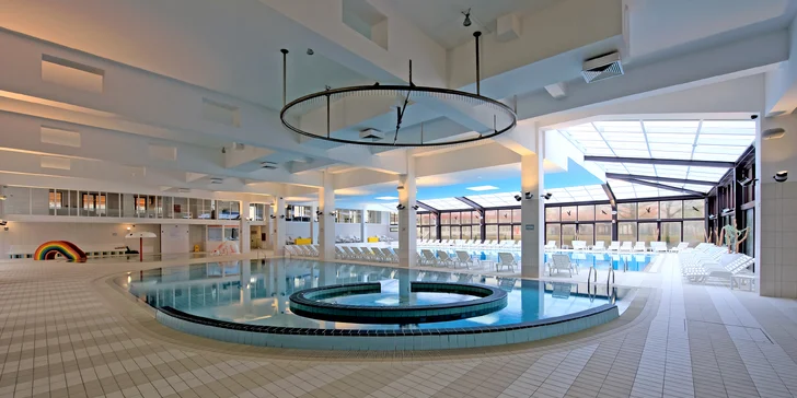 Chorvatské termály Jezerčica: 4* hotel s 8 bazény, plná nebo polopenze