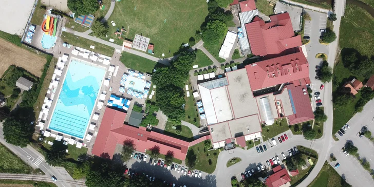 Chorvatské termály Jezerčica: 4* hotel s 8 bazény, plná nebo polopenze