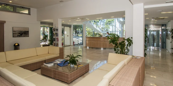 Vodice: dovolenkový pobyt ve 4* hotelu u pláže se stravou a venkovním bazénem