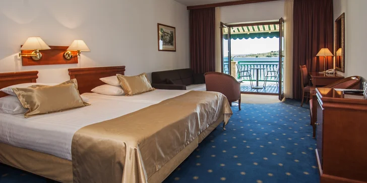 Vodice: dovolenkový pobyt ve 4* hotelu u pláže se stravou a venkovním bazénem