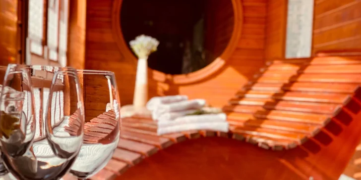 Horský relax pod Lysou horou: snídaně, bazén s vířivkou a bowling nebo privátní wellness