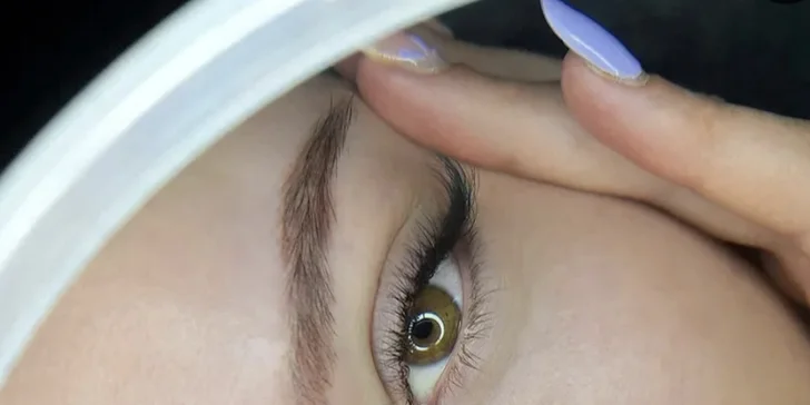 Podmanivý pohled: laminace obočí a řas vč. barvení i kompletní balíček