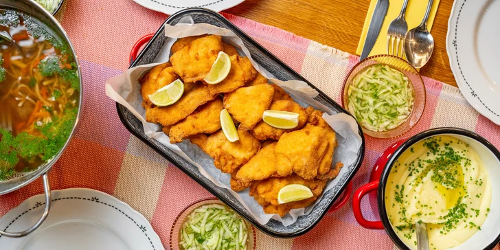 Rodinný oběd v Ostravě pro 4 osoby: tříchodové menu včetně polévky a dezertu