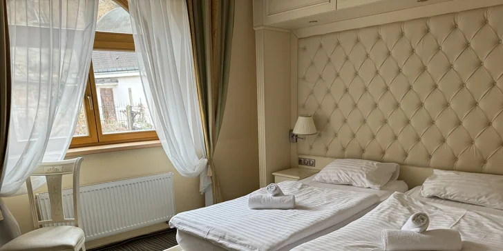 Relax ve Varech u kolonády: 4* hotel s polopenzí, wellness i procedurami