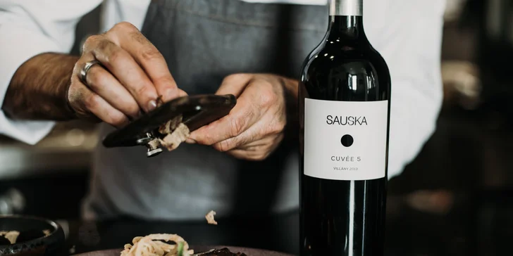 Vinařský pobyt ve vyhlášené oblasti Villány: strava, wellness a vstupy do lázní