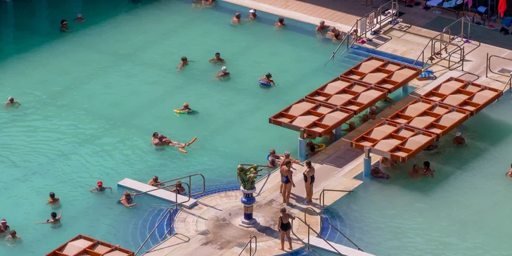 Vinařský pobyt ve vyhlášené oblasti Villány: strava, wellness a vstupy do lázní