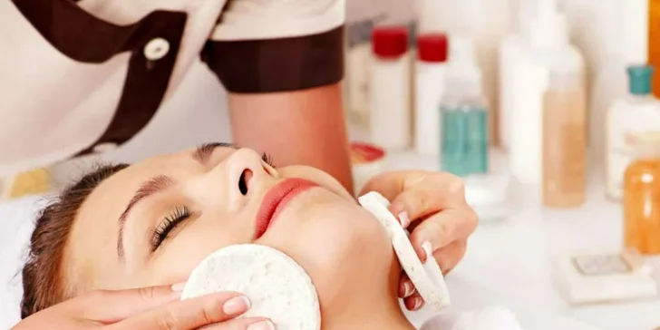 Rozmazlující péče o pleť: relaxační liftingové ošetření i luxusní anti age rituál