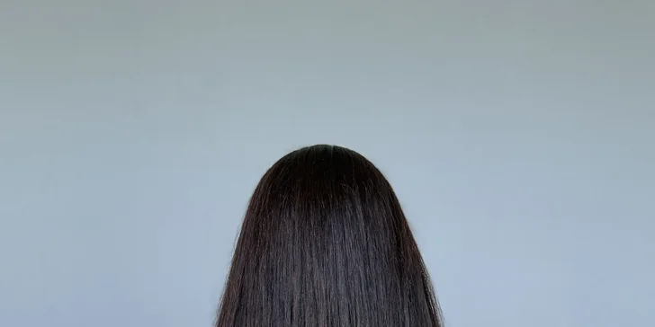 Barvení pro všechny délky vlasů vč. zastřižení konečků, foukané a stylingu