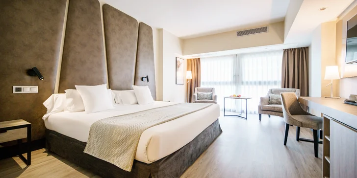 Slunečná Málaga: 4* hotel přímo u pláže, snídaně v ceně