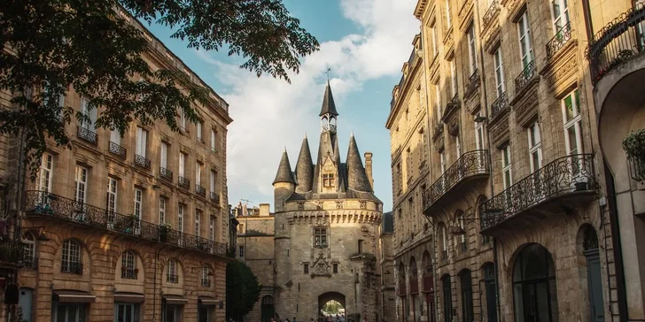 Valentýn v Bordeaux: 3 noci v hotelu se snídaní, letenky i ochutnávka vín