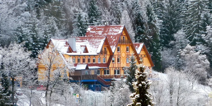 Horský relax pod Lysou horou: snídaně, bazén s vířivkou a bowling nebo privátní wellness