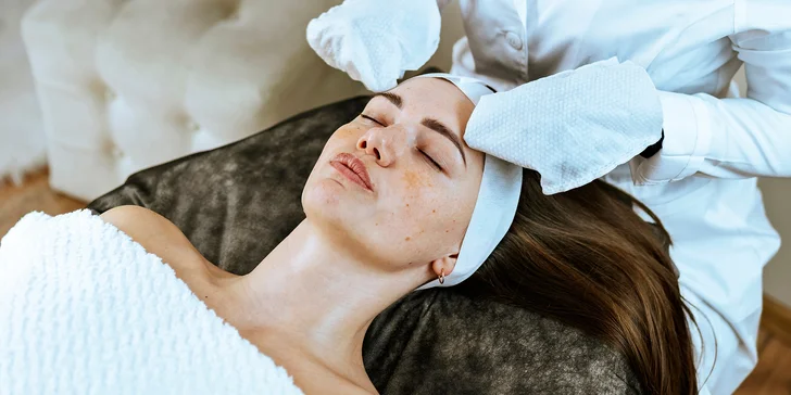 Kosmetické ošetření pleti: základní, pro muže, proti akné ad. i permanentka