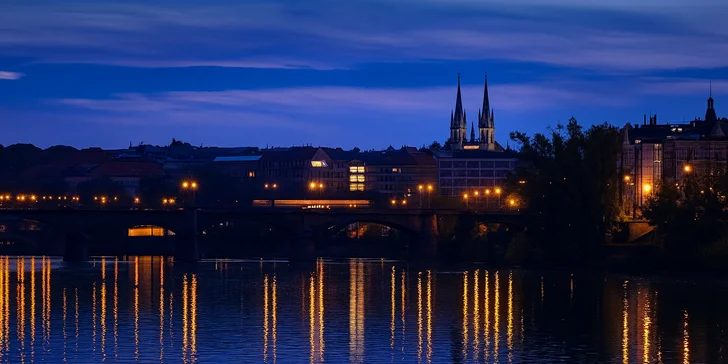 Naloďte se na Vánoce: adventní plavba po Vltavě se svařákem, koledami a cukrovím