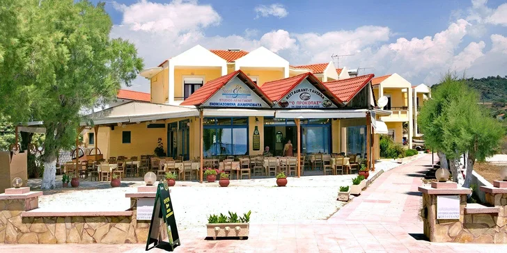 Dovolená na ostrově Lesbos: 3* apartmány u pláže, polopenze i letenky