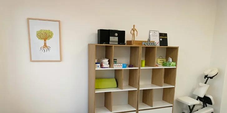 Nechte se hýčkat: 80min. masáž technikou Raindrop s 9 terapeutickými esenciálními oleji