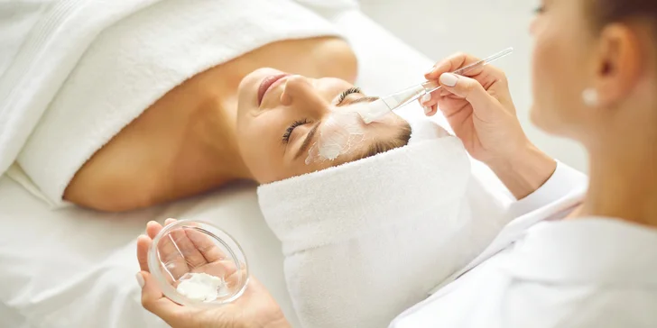 Ošetření pleti v luxusním salonu: základní čištění, SPA varianta či diamantová mikrodermabraze