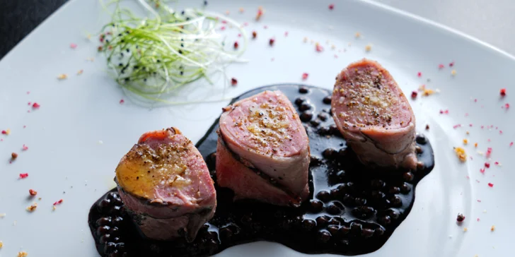 Voucher na 500–2 000 Kč do hotelu Yura: wellness, mini lázně či restaurace