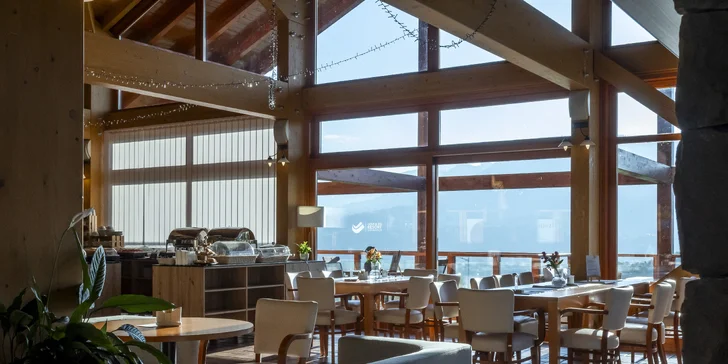 5chodové menu v golfovém resortu Ostravice pro 2 osoby: losos, welington i smažená zmrzlina