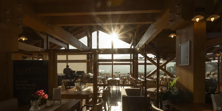 5chodové menu v golfovém resortu Ostravice pro 2 osoby: losos, welington i smažená zmrzlina