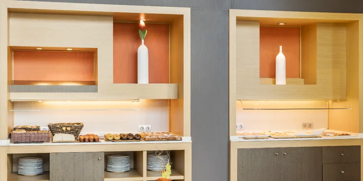 Dovolená ve Španělsku: 3* hotel se snídaní, autobusy na pláž, Oceánografický park