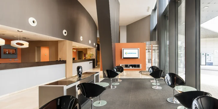 Dovolená ve Španělsku: 3* hotel se snídaní, autobusy na pláž, Oceánografický park