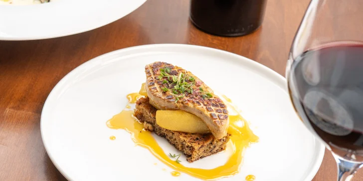 4chodové degustační menu v restauraci Miminoo a vstup na vyhlídku Žižkovské věže pro 2 osoby