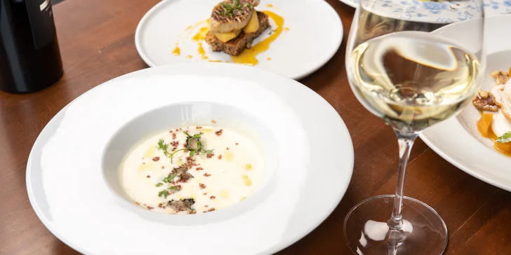 4chodové degustační menu v restauraci Miminoo a vstup na vyhlídku Žižkovské věže pro 2 osoby