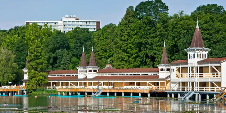 Krásný resort 5 minut od termálů Hévíz s polopenzí a neomezeným wellness
